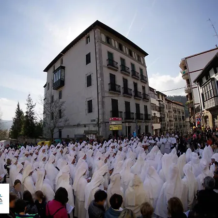 Апартаменты Izaro