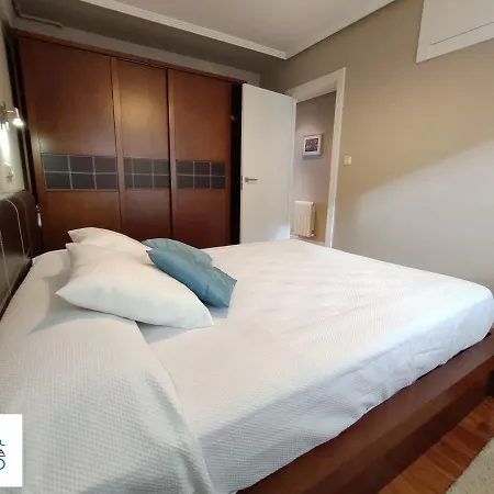 Izaro * מונדקה